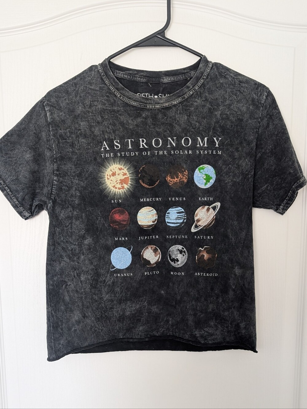 Fifth Sun Women's Cropped Astronomy Graphic Tee Size Small